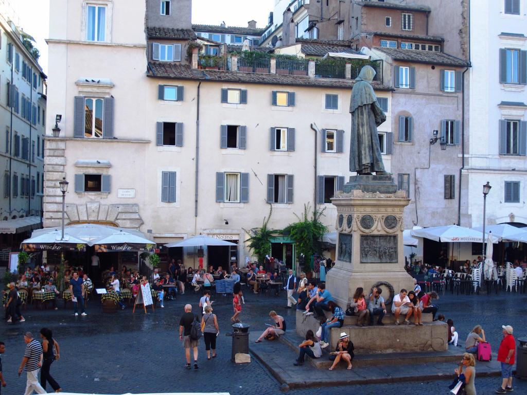Campo De' Fiori *